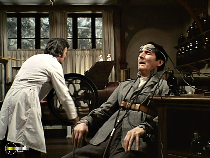 A still #21 from The Creeping Flesh (1973)