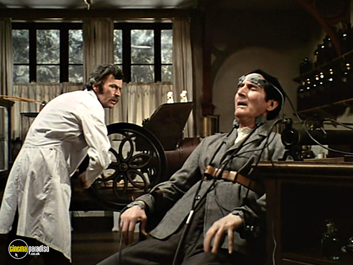 A still #6 from The Creeping Flesh (1973)