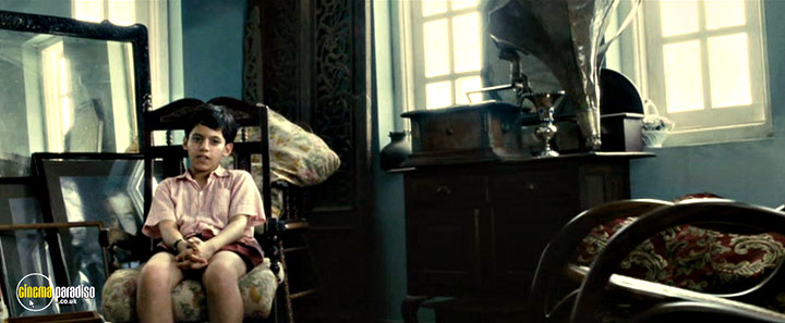 A still #33 from Midnight's Children (2012)