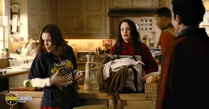 A still #38 from Family Stone (2005)