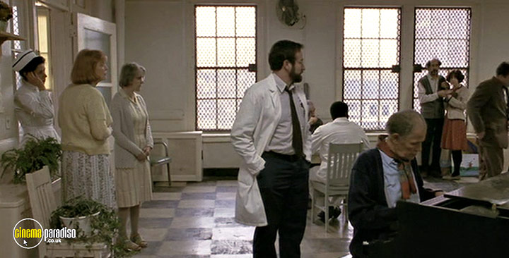 A still #23 from Awakenings (1990)