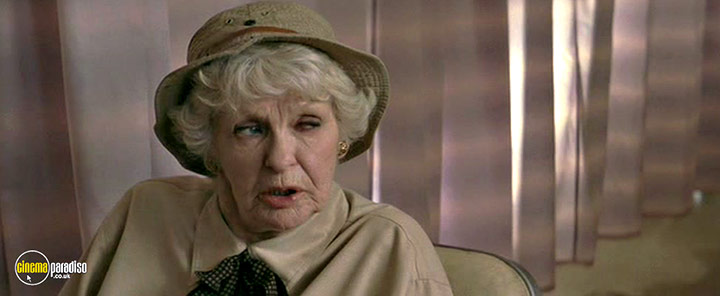 A still #2 from Romance and Cigarettes (2005)