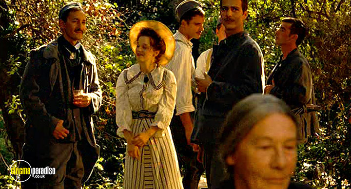 A still #27 from Renoir (2012)