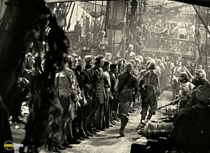 A still #13 from Captain Blood (1935)