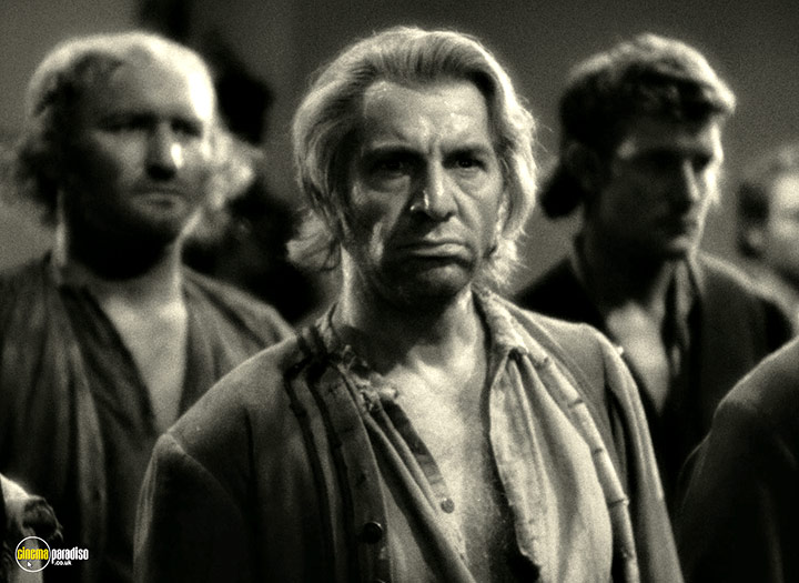 A still #40 from Captain Blood (1935)