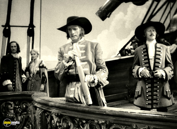A still #14 from Captain Blood (1935)
