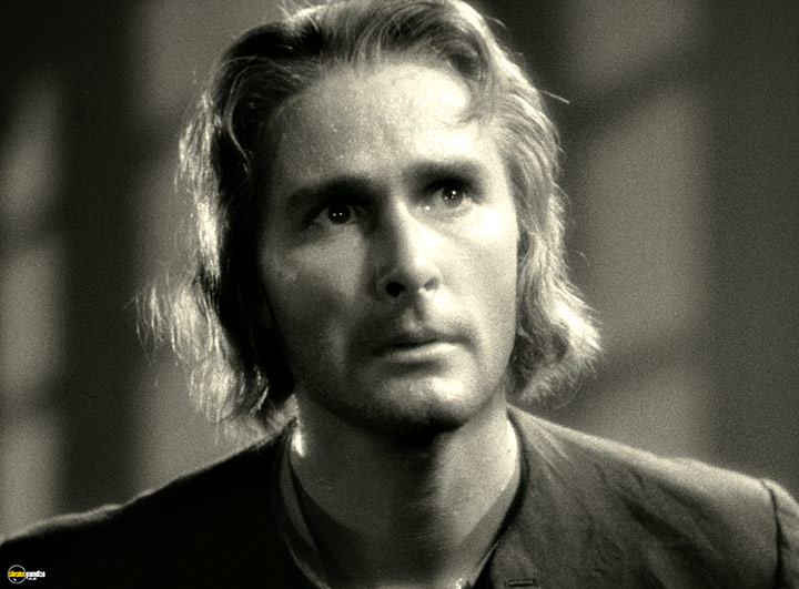 A still #7 from Captain Blood (1935)