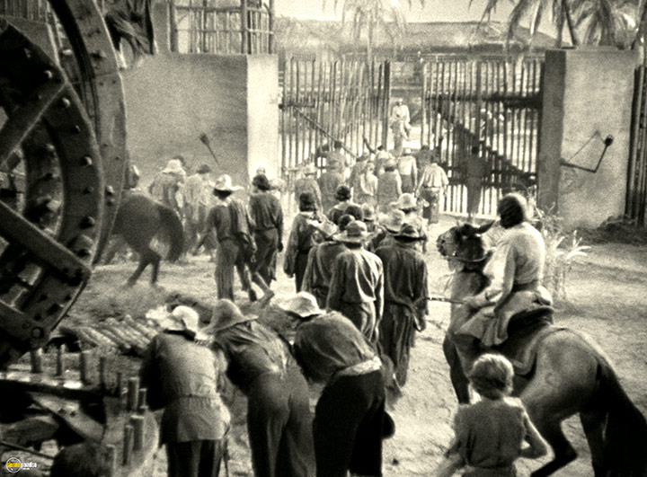 A still #16 from Captain Blood (1935)