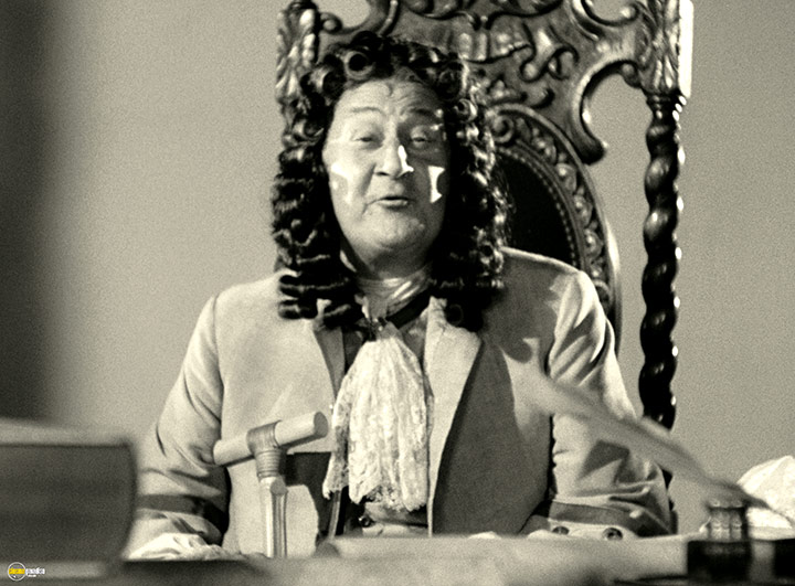 A still #4 from Captain Blood (1935)