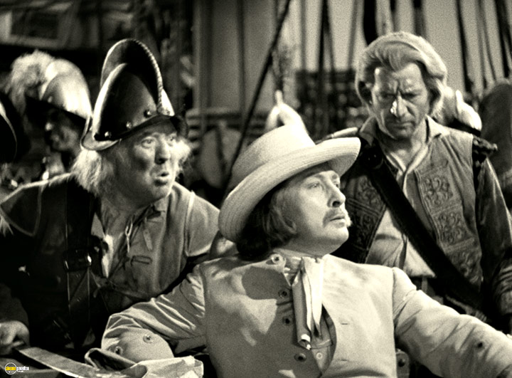 A still #6 from Captain Blood (1935)