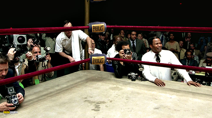 A still #27 from Ali (2001)