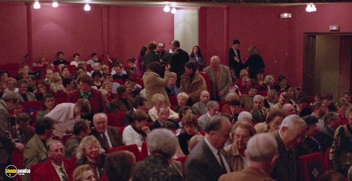A still #25 from Fifi Martingale (2001)