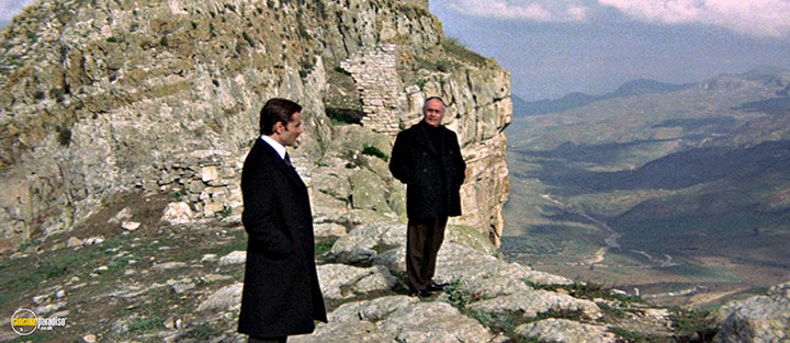 A still #12 from Confessions of a Police Captain (1971)