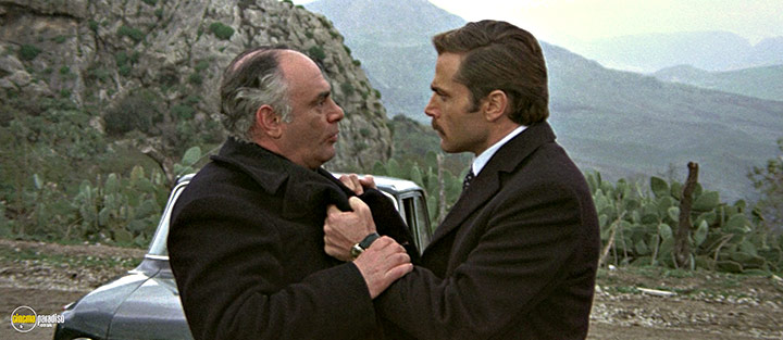 A still #18 from Confessions of a Police Captain (1971)