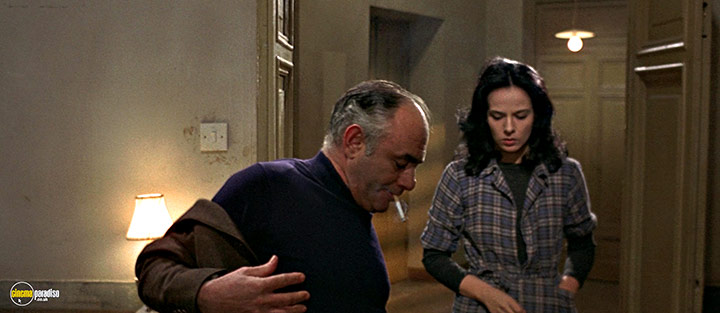A still #24 from Confessions of a Police Captain (1971)