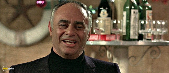 A still #33 from Confessions of a Police Captain (1971)