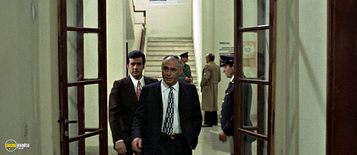 A still #41 from Confessions of a Police Captain (1971)