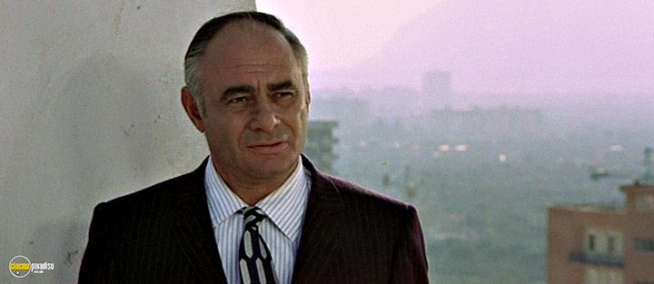 A still #45 from Confessions of a Police Captain (1971)