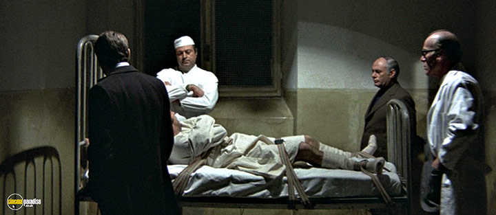 A still #47 from Confessions of a Police Captain (1971)