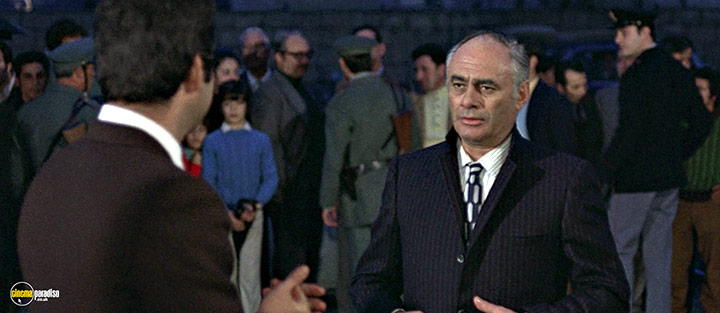 A still #49 from Confessions of a Police Captain (1971)