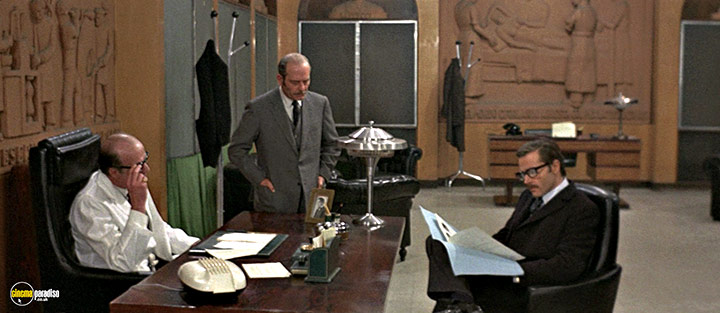 A still #54 from Confessions of a Police Captain (1971)