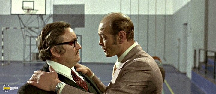 A still #61 from Confessions of a Police Captain (1971)