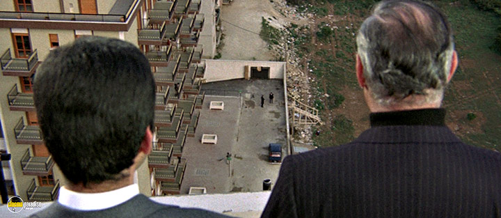 A still #65 from Confessions of a Police Captain (1971)