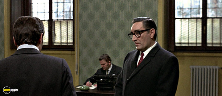 A still #69 from Confessions of a Police Captain (1971)