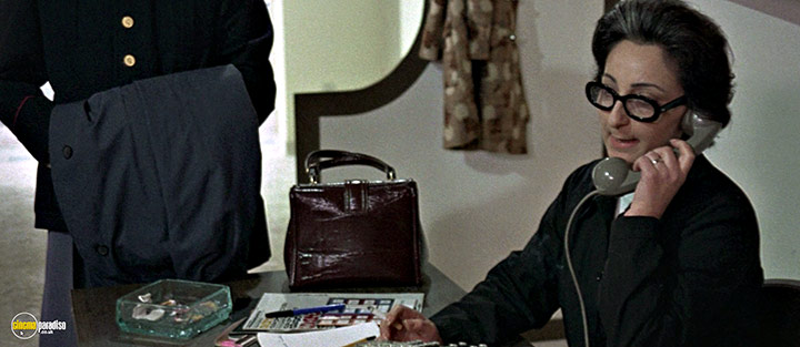 A still #81 from Confessions of a Police Captain (1971)
