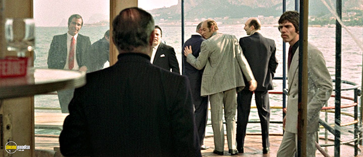 A still #82 from Confessions of a Police Captain (1971)
