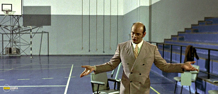 A still #85 from Confessions of a Police Captain (1971)