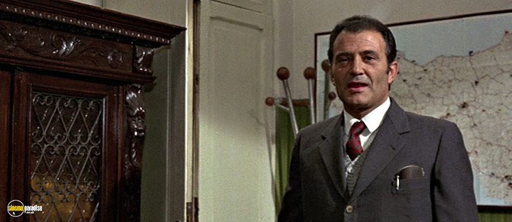 A still #86 from Confessions of a Police Captain (1971)