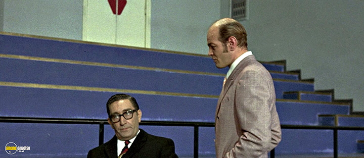 A still #87 from Confessions of a Police Captain (1971)