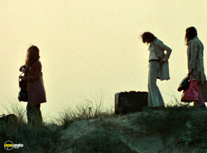 A still #11 from Near Orouët (1971)