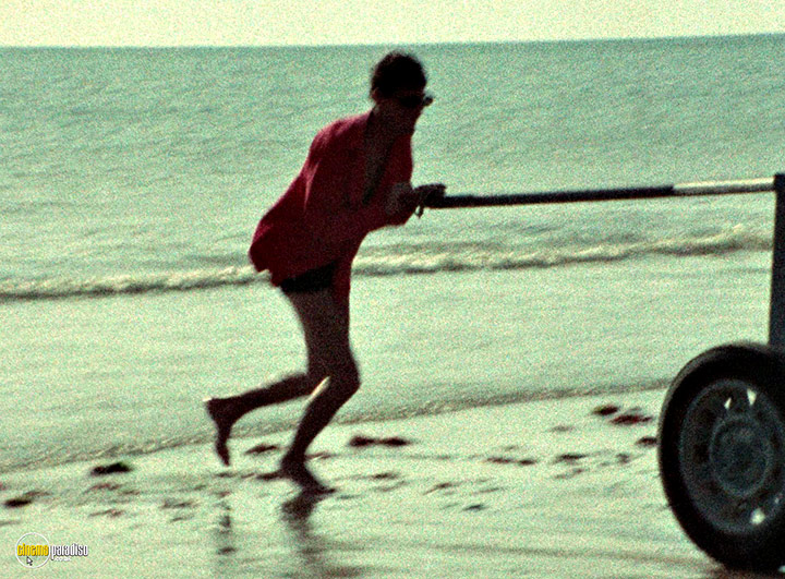 A still #10 from Near Orouët (1971)