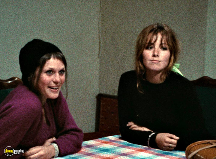 A still #21 from Near Orouët (1971)