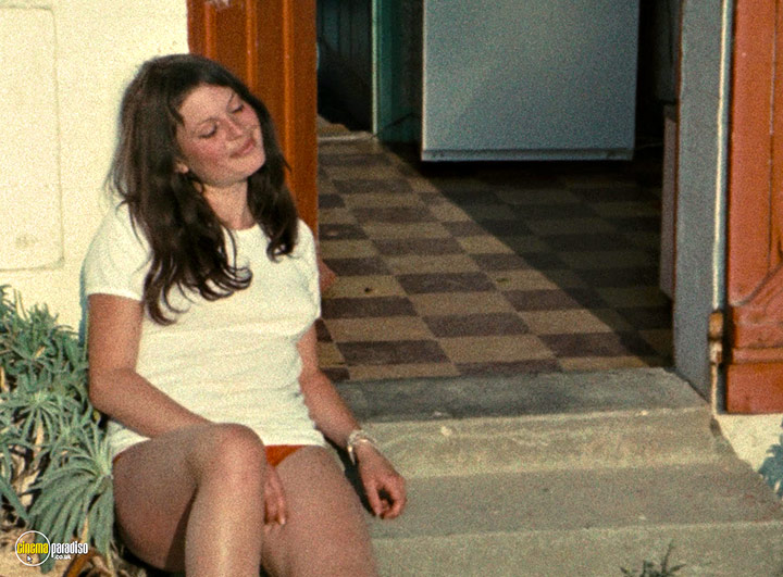 A still #30 from Near Orouët (1971)