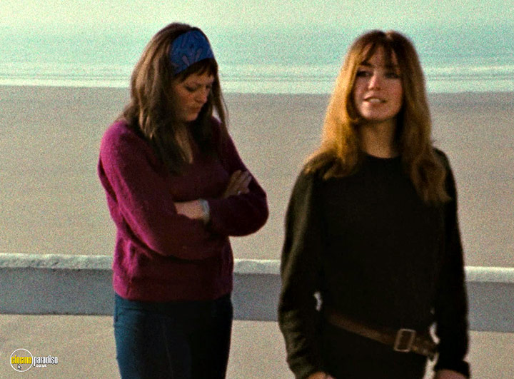 A still #33 from Near Orouët (1971)