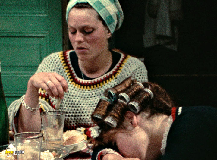 A still #65 from Near Orouët (1971)