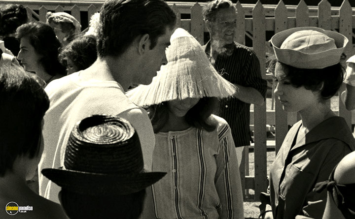 A still #74 from Adieu Philippine (1962)