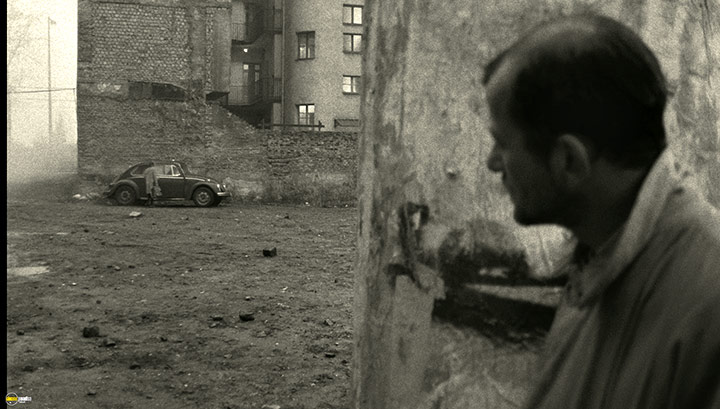 A still #15 from Damnation (1988)