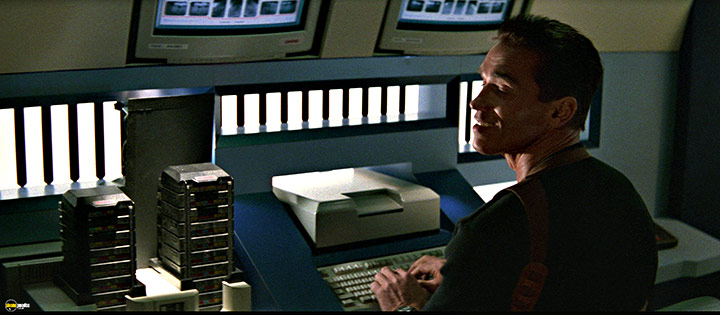 A still #24 from Eraser (1996)