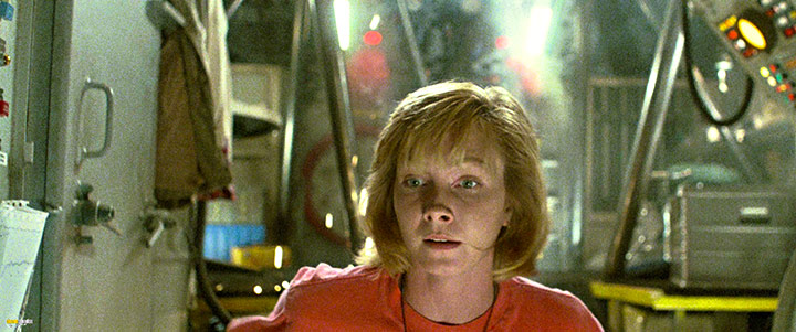 A still #32 from DeepStar Six (1989)