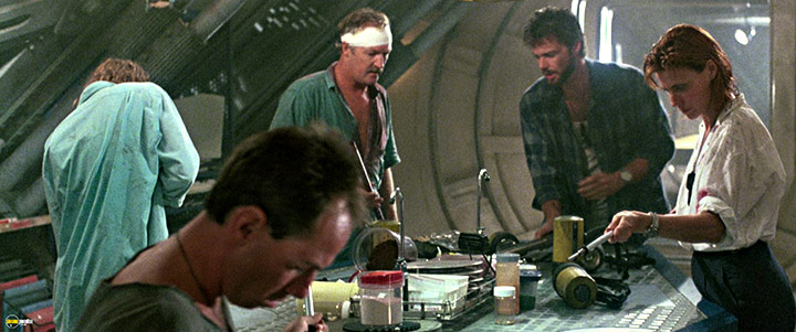 A still #47 from DeepStar Six (1989)