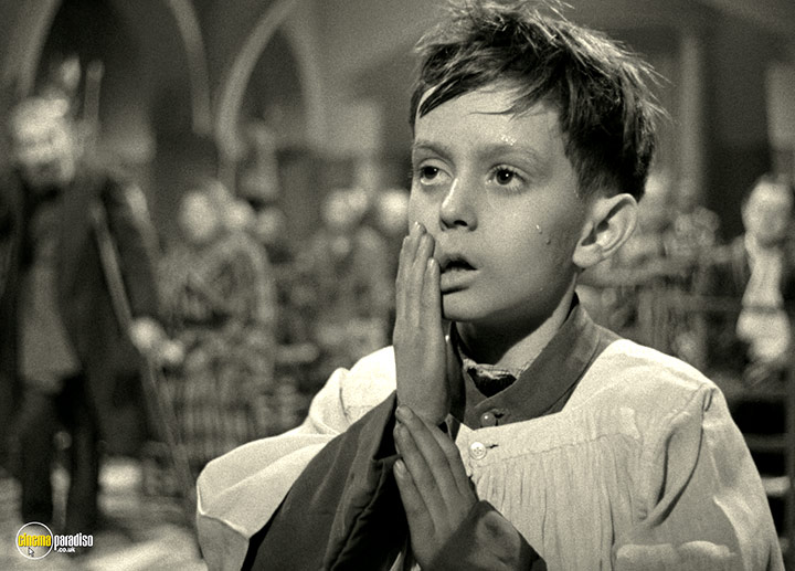 A still #17 from Full House (1952)