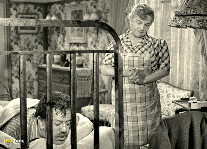 A still #25 from Full House (1952)