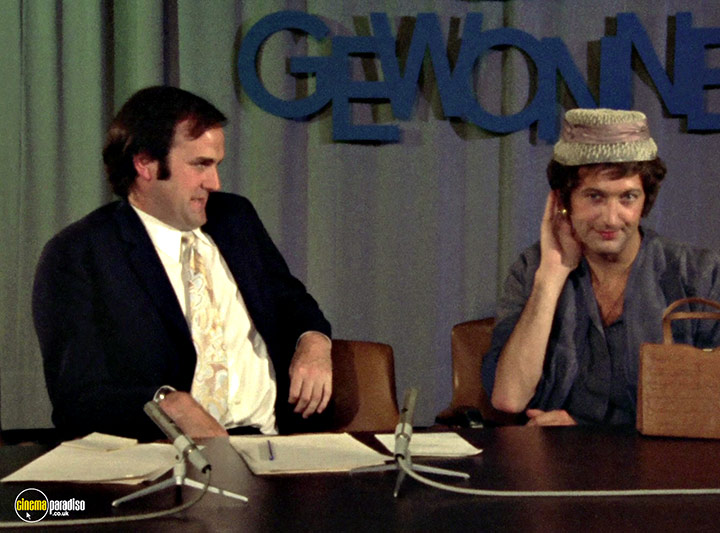A still #13 from Monty Python's Fliegender Zirkus (1972)