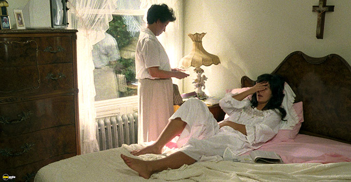 A still #75 from Vampire's Kiss (1988)