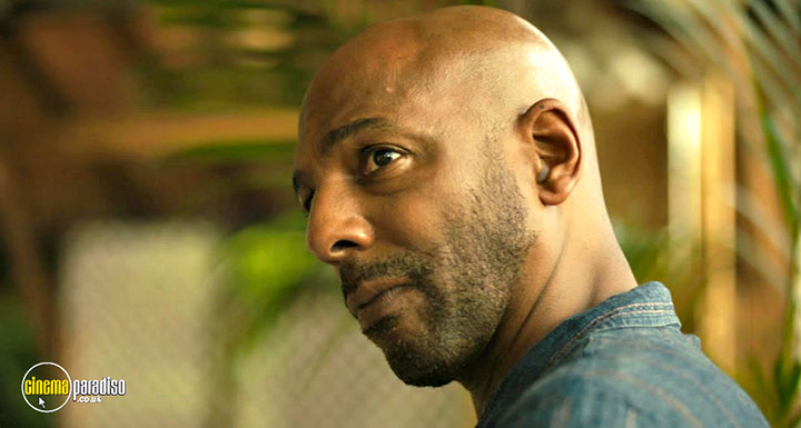 A still #18 from Death in Paradise: Series 15 (2026)