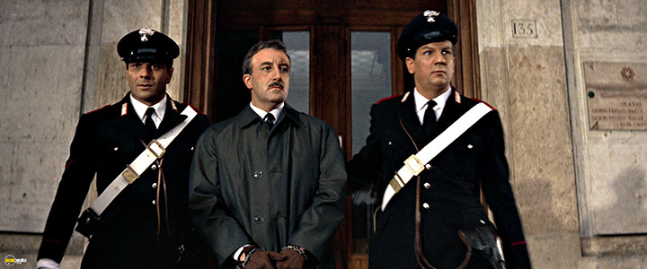 A still #11 from The Pink Panther (1963)